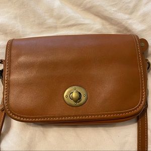 ROOTS | Leather crossbody purse